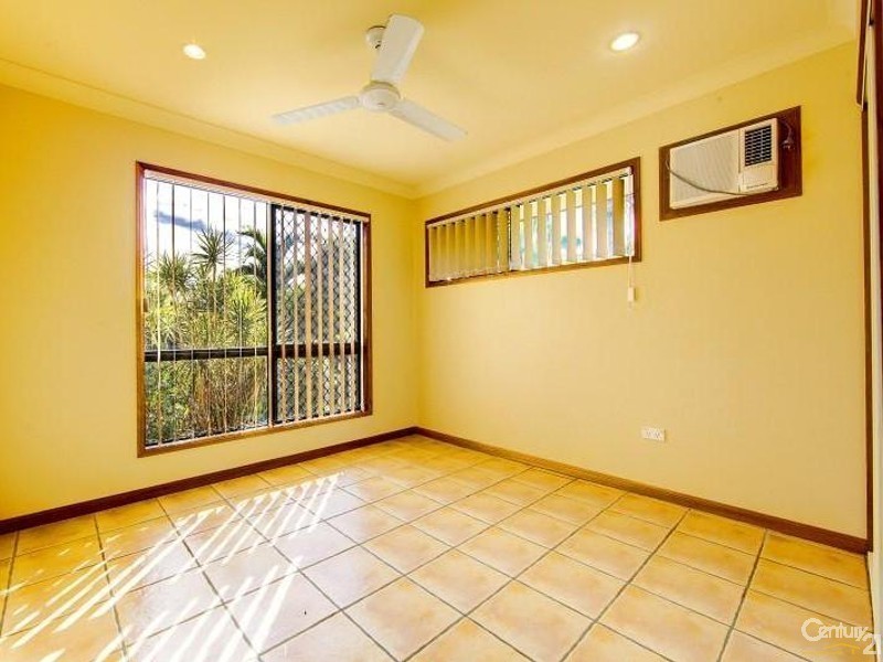 4 Hickory Court, Bushland Beach QLD 4818