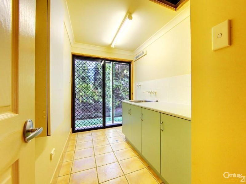 4 Hickory Court, Bushland Beach QLD 4818