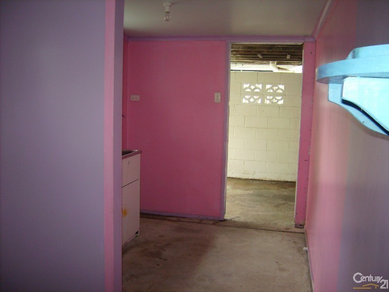 16 Davies Street, Mount Louisa QLD 4814