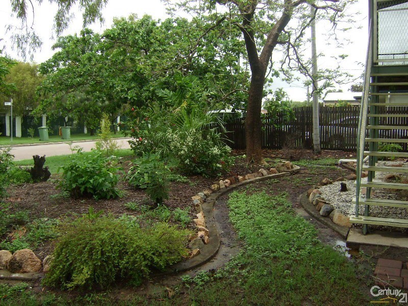 16 Davies Street, Mount Louisa QLD 4814