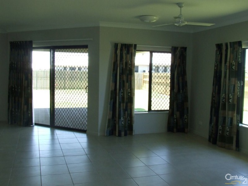 10 Rosaria Street, Burdell QLD 4818