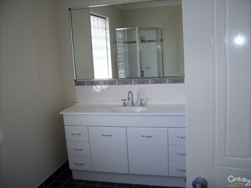 9 Colt Court, Kelso QLD 4815