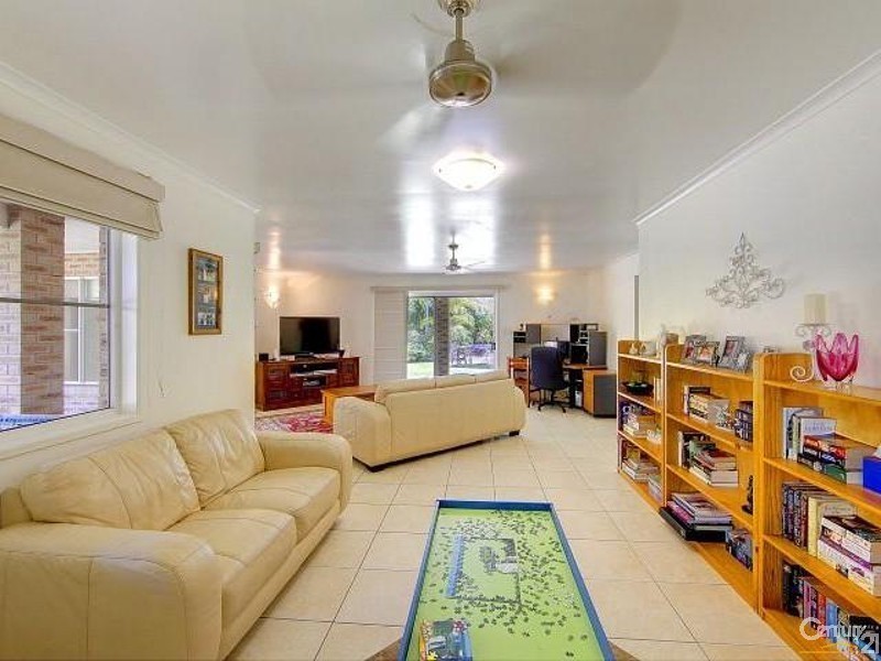 6 Birch Court, Bushland Beach QLD 4818