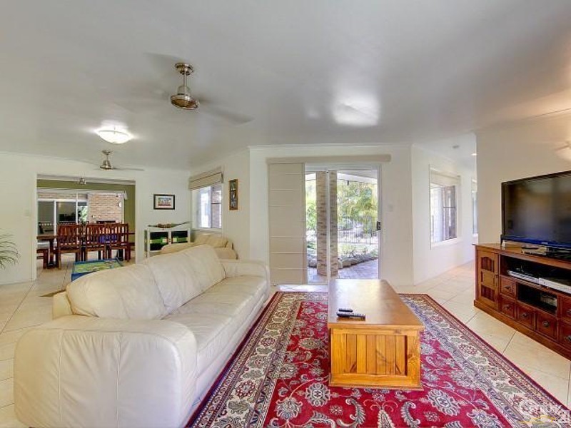 6 Birch Court, Bushland Beach QLD 4818