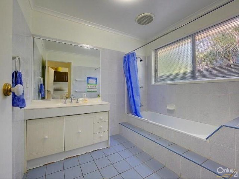 6 Birch Court, Bushland Beach QLD 4818