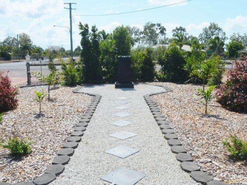 12 Loriston Road, Mount Low QLD 4818