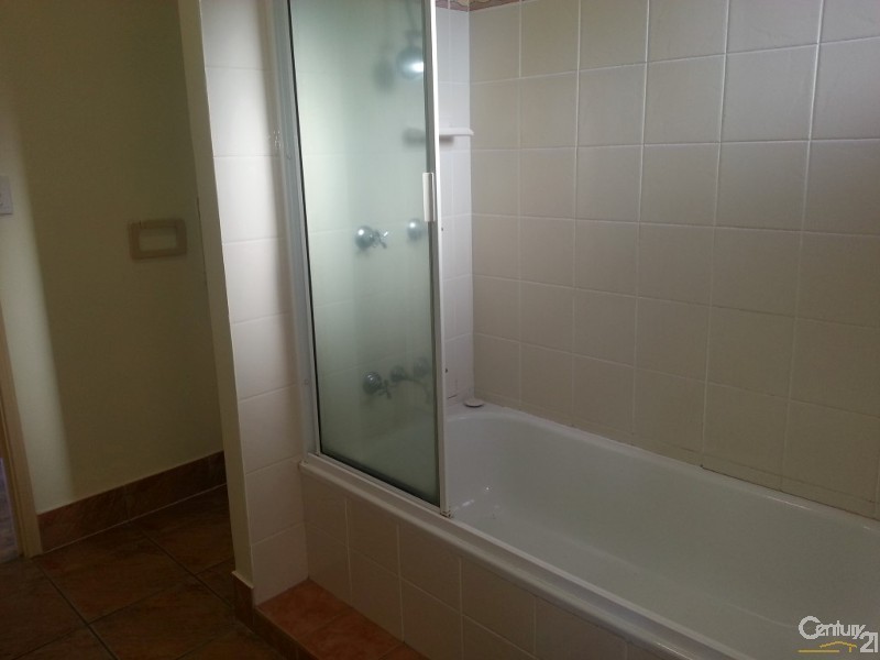 6 Lyndhurst Street, Mount Louisa QLD 4814