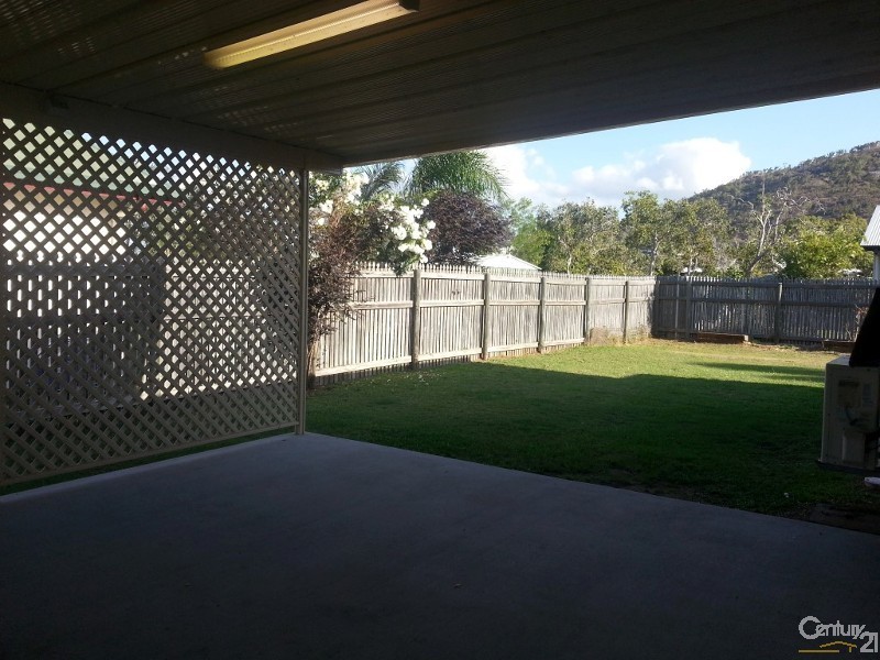 6 Lyndhurst Street, Mount Louisa QLD 4814