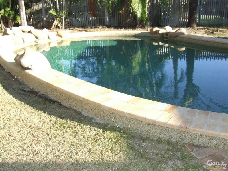 27 Hinchinbrook Drive, Thuringowa Central QLD 4817