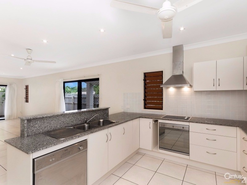 2/32 Lothair Street, Pimlico QLD 4812