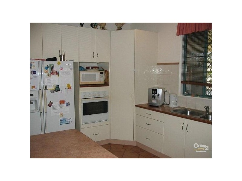 Bushland Beach QLD 4818