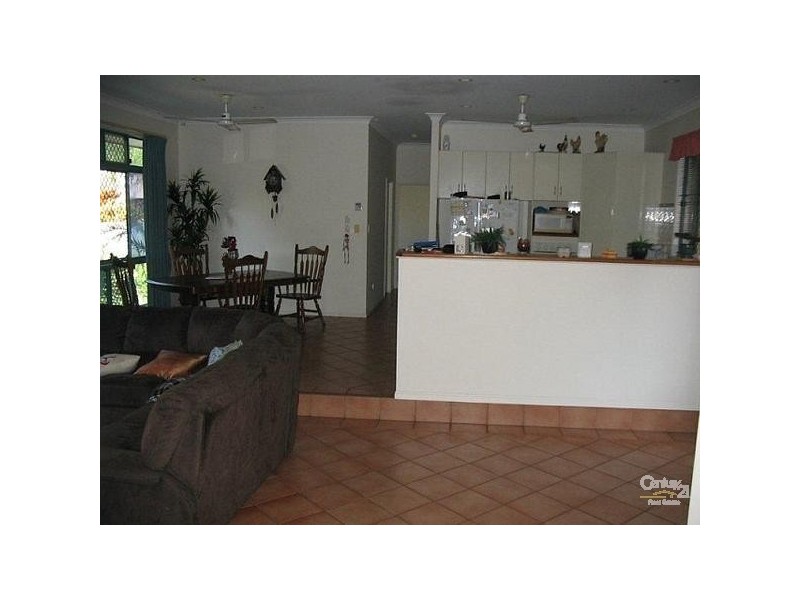 Bushland Beach QLD 4818