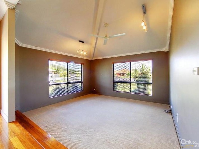 5 Crinum Way, Mount Louisa QLD 4814