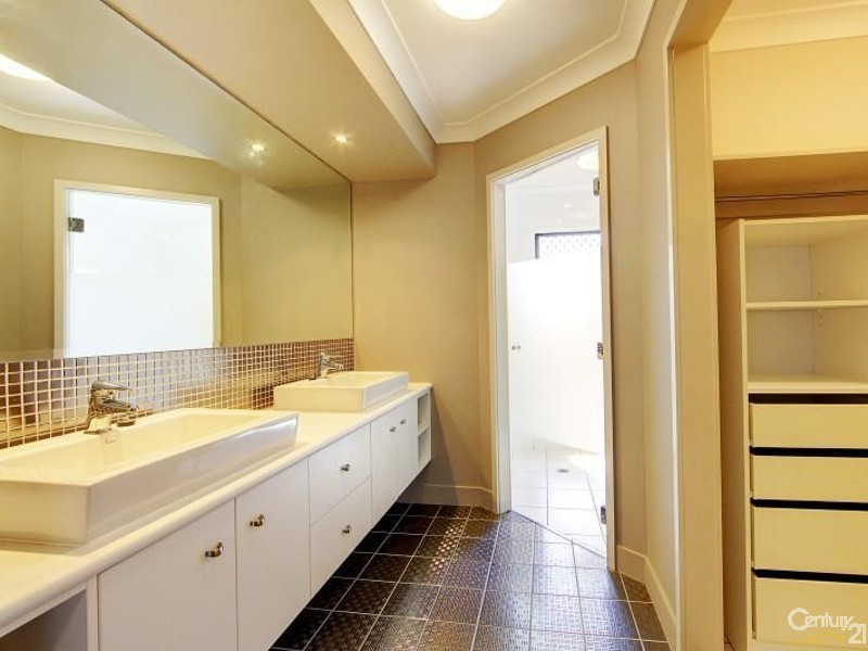 5 Crinum Way, Mount Louisa QLD 4814