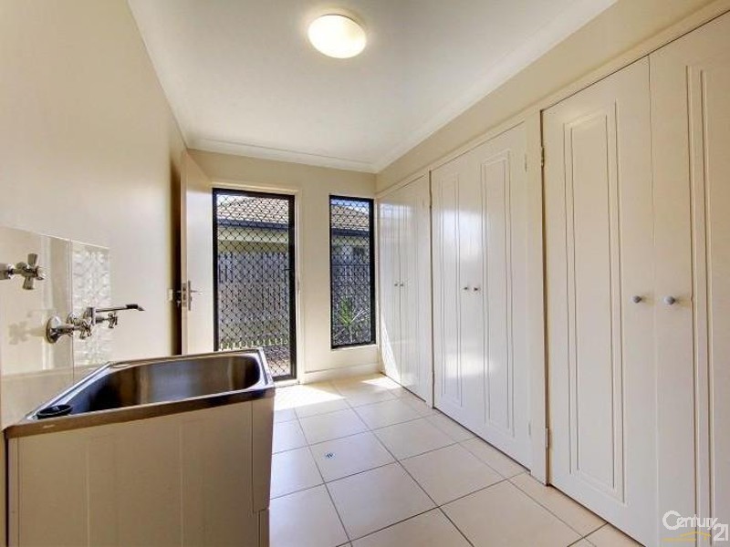 5 Crinum Way, Mount Louisa QLD 4814