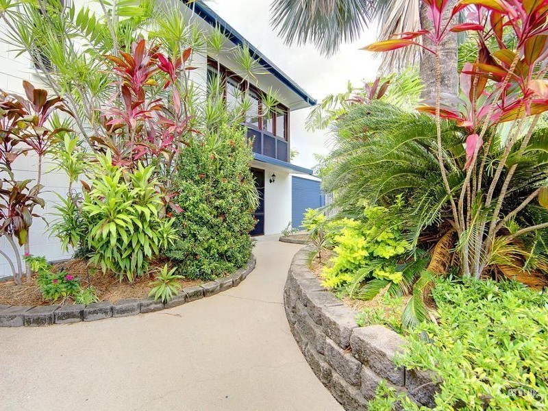 9 Bloom Ct, Cranbrook QLD 4814