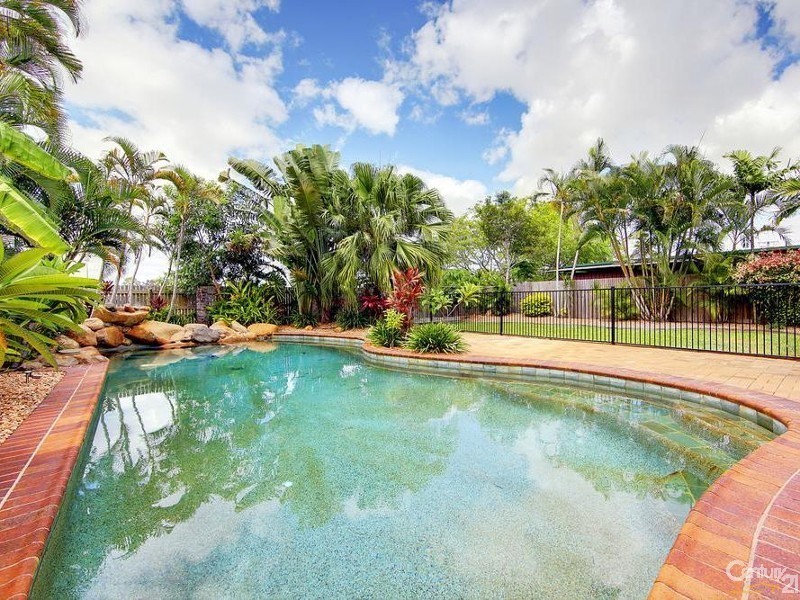 9 Bloom Ct, Cranbrook QLD 4814