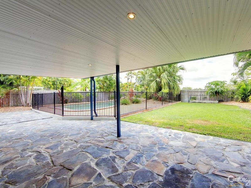 9 Bloom Ct, Cranbrook QLD 4814