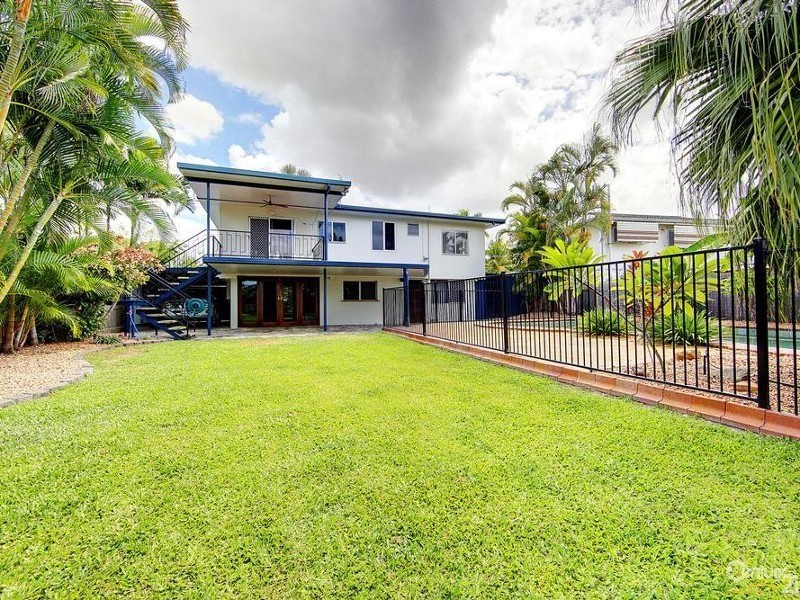 9 Bloom Ct, Cranbrook QLD 4814