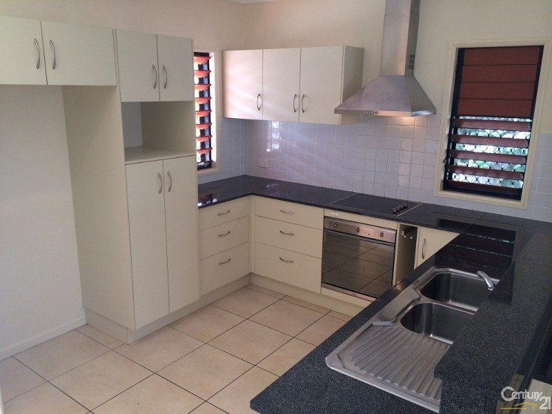 Pimlico QLD 4812