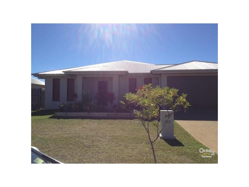 Bushland Beach QLD 4818