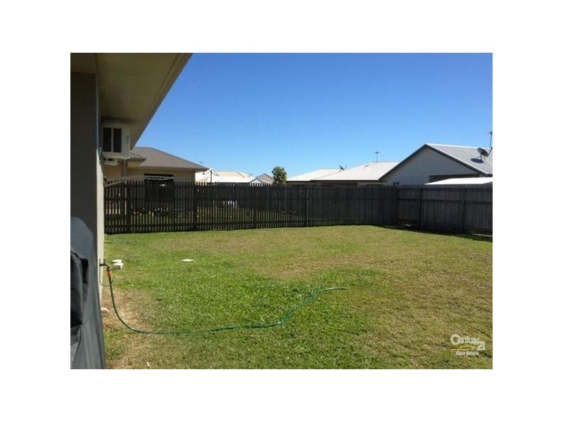 Bushland Beach QLD 4818