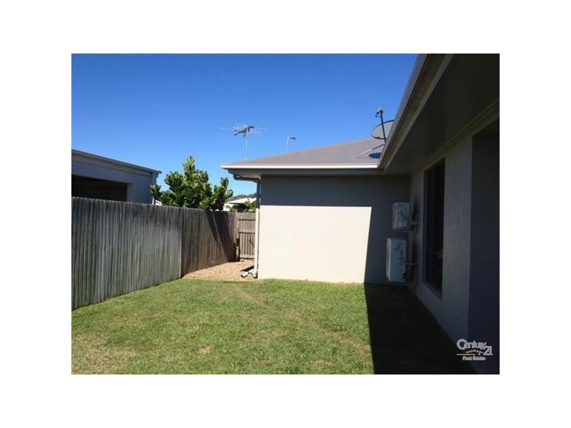 Bushland Beach QLD 4818