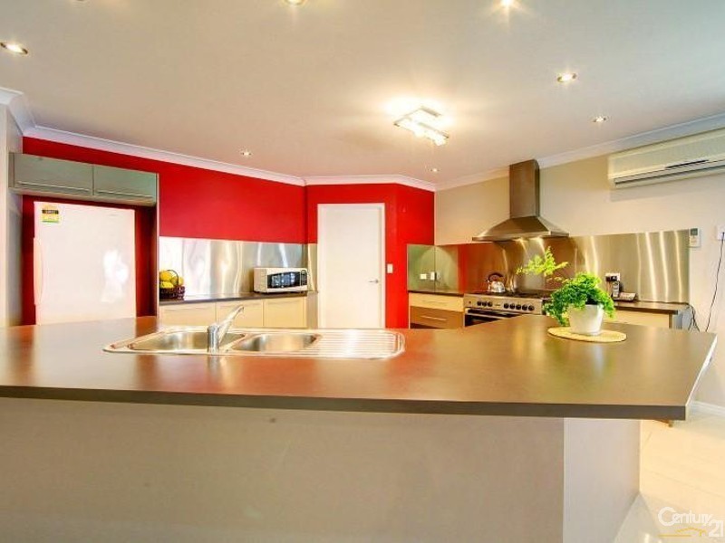 39 Waterview Drive, Bushland Beach QLD 4818