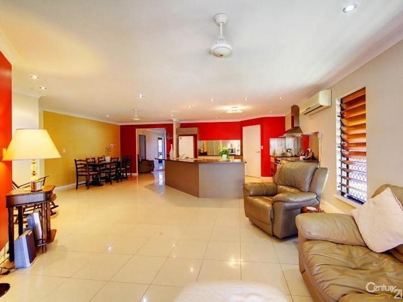 39 Waterview Drive, Bushland Beach QLD 4818