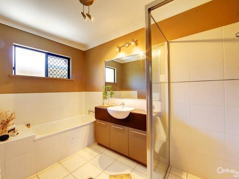 39 Waterview Drive, Bushland Beach QLD 4818