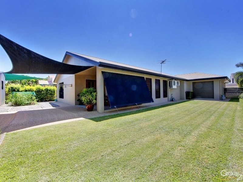 39 Waterview Drive, Bushland Beach QLD 4818