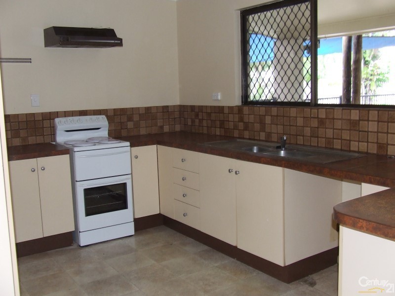 141 Miles Avenue, Kelso QLD 4815