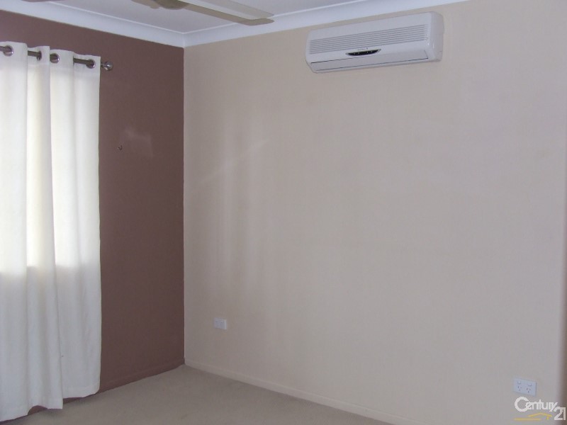 141 Miles Avenue, Kelso QLD 4815