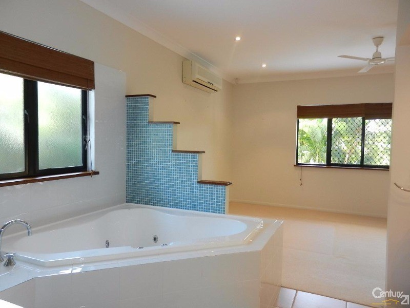 3 Lulu Court, Bushland Beach QLD 4818