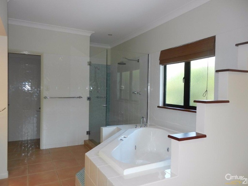 3 Lulu Court, Bushland Beach QLD 4818