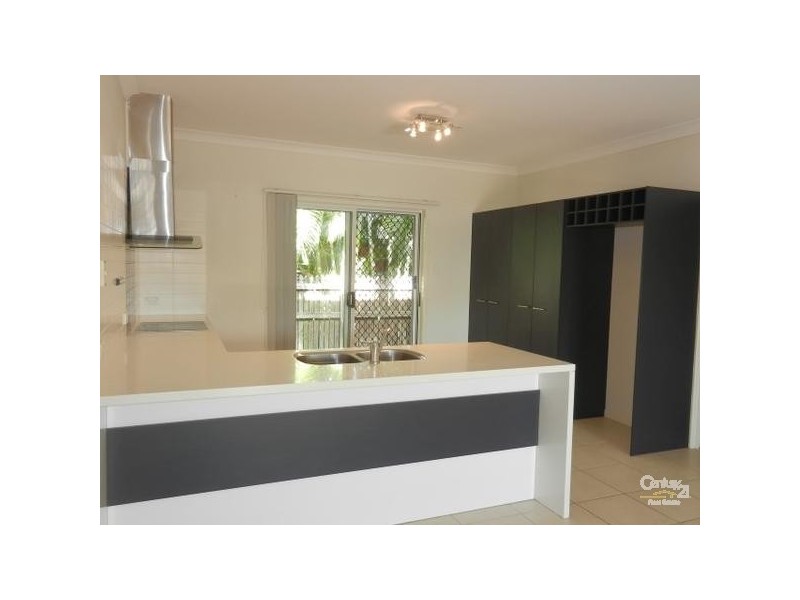 Bushland Beach QLD 4818