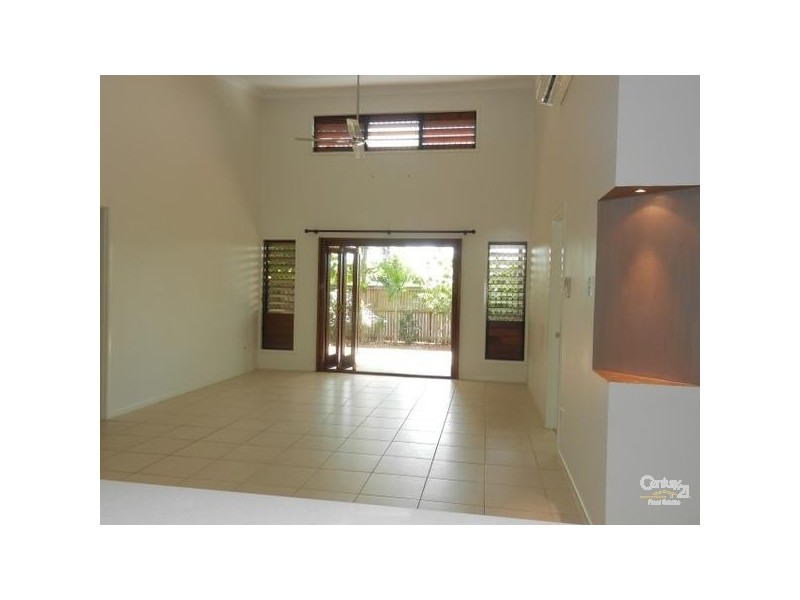 Bushland Beach QLD 4818