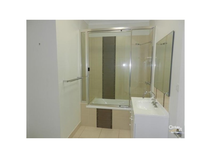 Bushland Beach QLD 4818