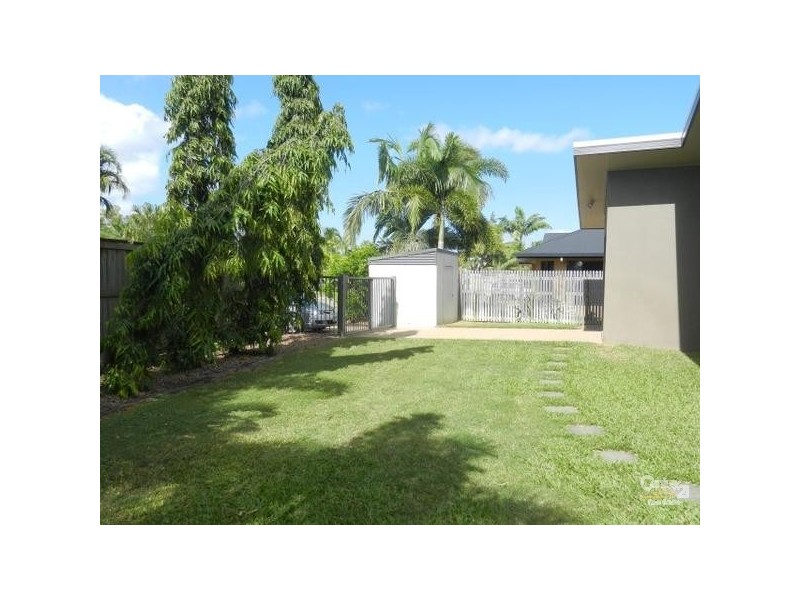 Bushland Beach QLD 4818