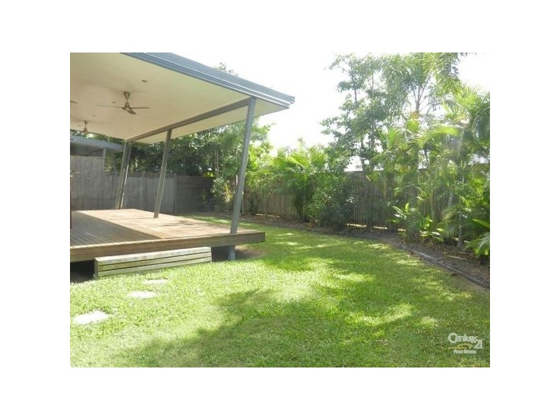 Bushland Beach QLD 4818