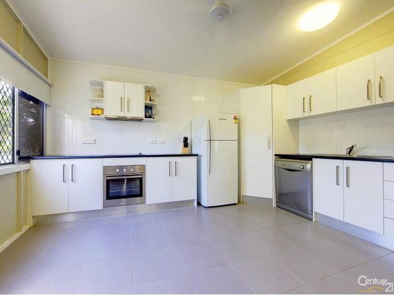 12 Fraser Avenue, Cranbrook QLD 4814