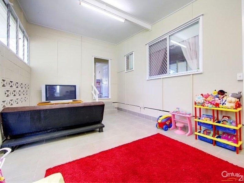 12 Fraser Avenue, Cranbrook QLD 4814