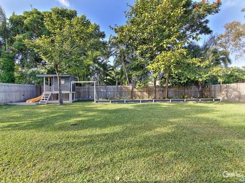 12 Fraser Avenue, Cranbrook QLD 4814