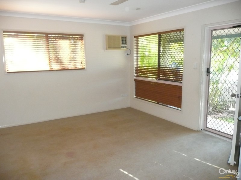 2/13 Second Avenue, Railway Estate QLD 4810