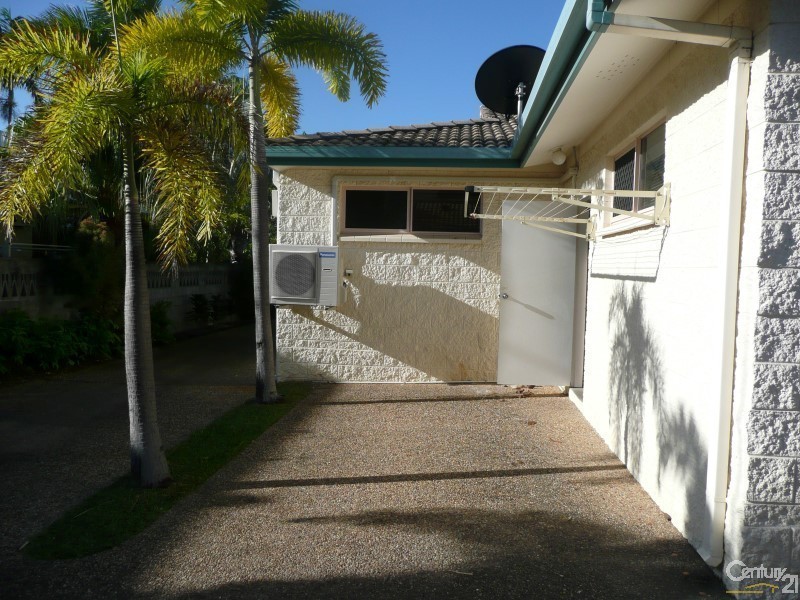 2/13 Second Avenue, Railway Estate QLD 4810