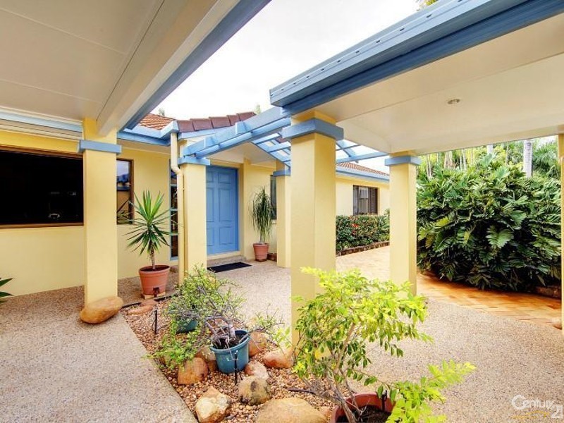 18 Selwyn Street, Cranbrook QLD 4814