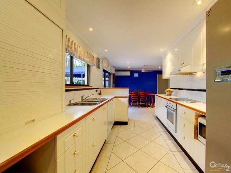 18 Selwyn Street, Cranbrook QLD 4814