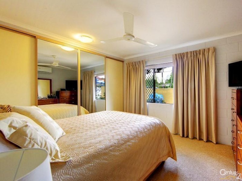 18 Selwyn Street, Cranbrook QLD 4814