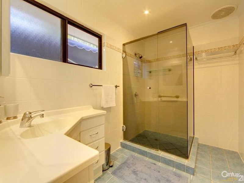 18 Selwyn Street, Cranbrook QLD 4814