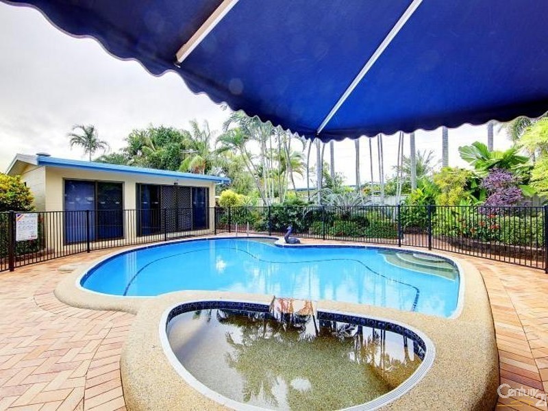 18 Selwyn Street, Cranbrook QLD 4814